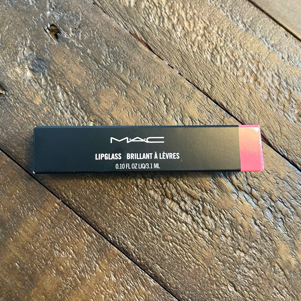 MAC Lipglass (Color - Nymphette)